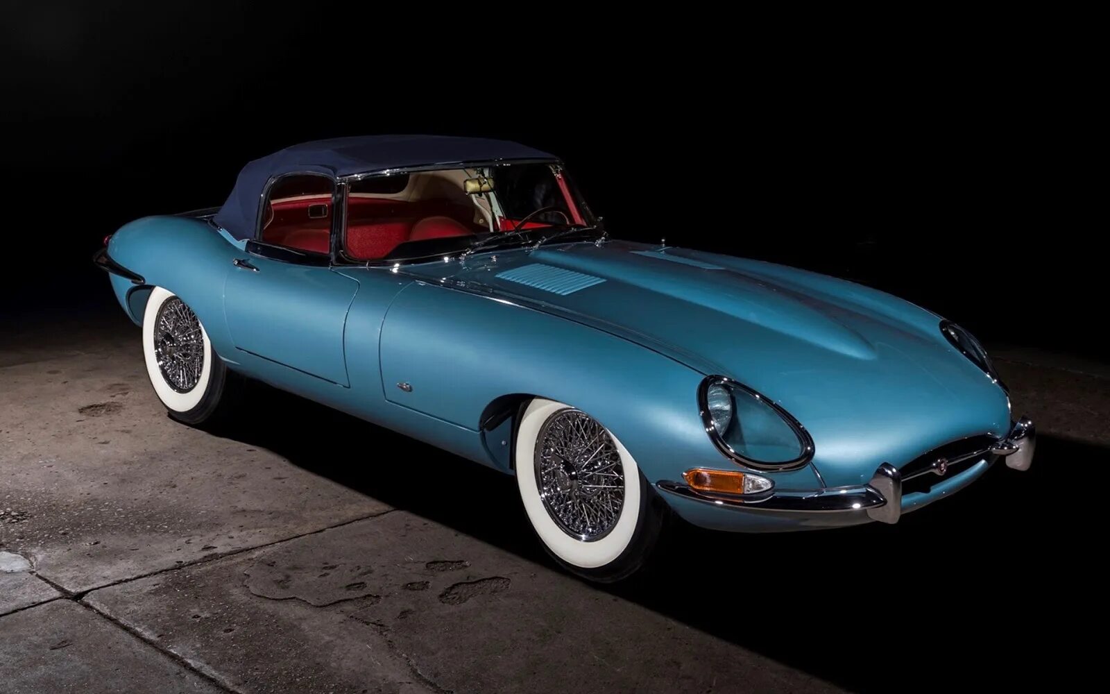 Type side. Ягуар и тайп 1961. Ягуар е тайп 1961. 1961—1975 Jaguar e-Type. Ягуар e Type 1961 1.8.