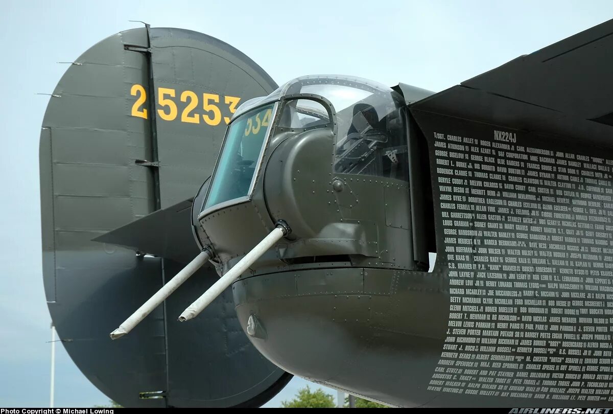 Б 24 рассказ. B-24j Liberator. B-24 Liberator. Б24 самолёт. Liberator b-24 j внутренний.