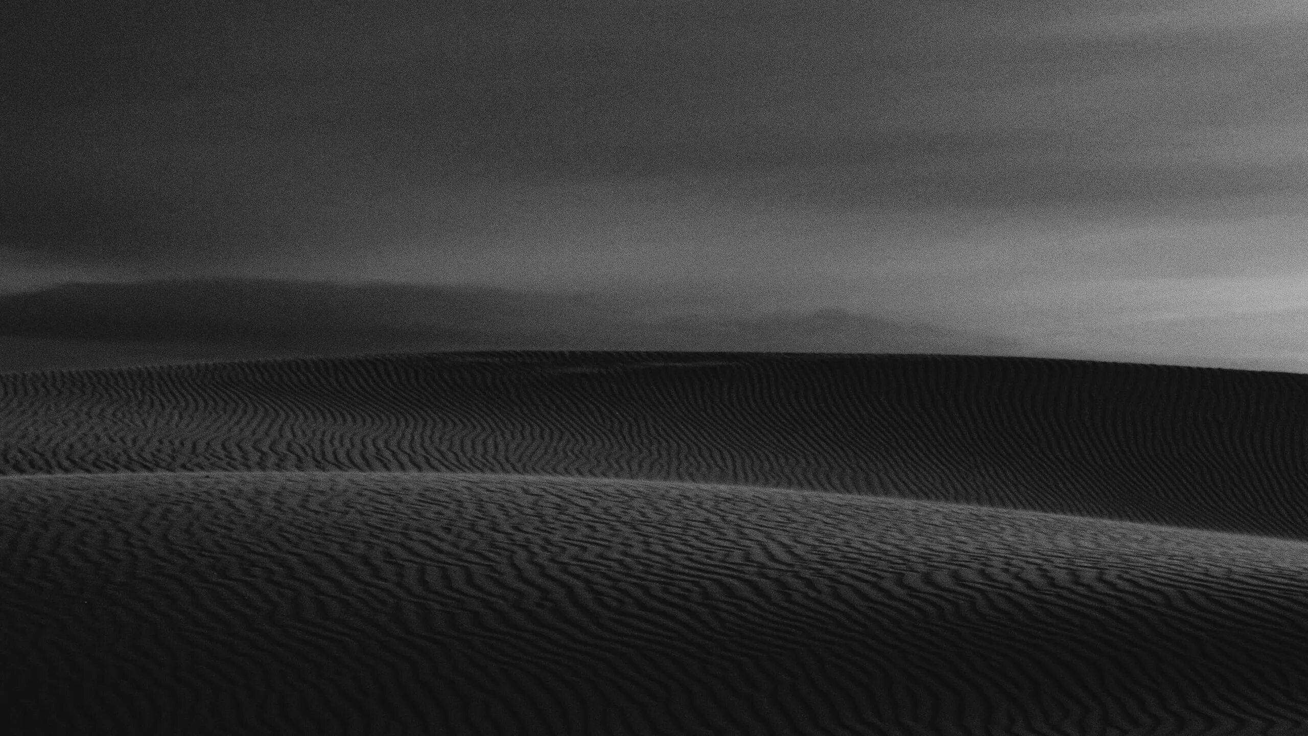 Темный песок. Черный песок. Черный песок текстура. Dark sand. Черный песок.