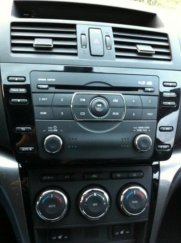 Блютуз мазда 6. Магнитола Mazda 6gh Bluetooth. Мазда 6 2007 блютуз. Aux Мазда 6 GH 2012. Автомагнитола на Mazda 6 2008 года выпуска.
