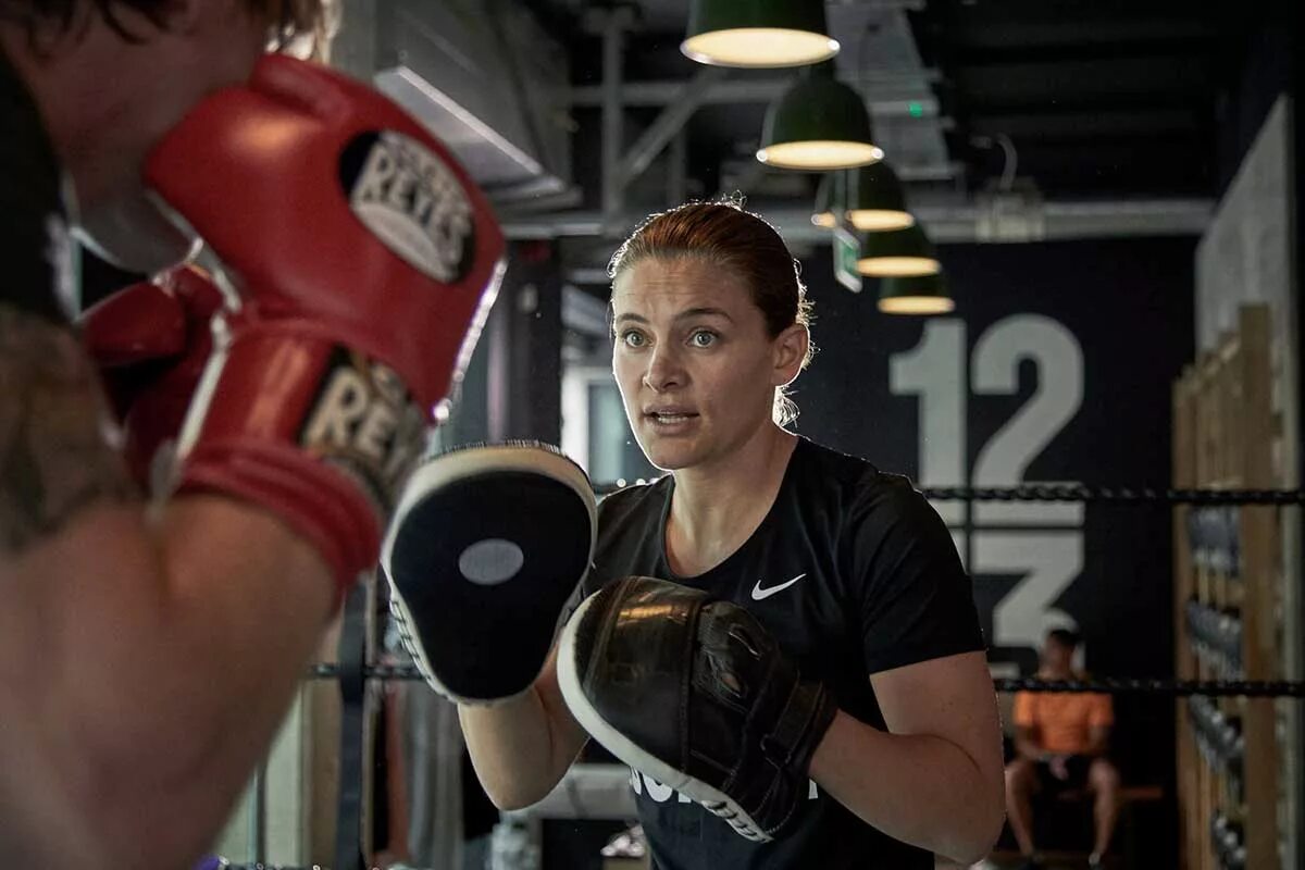 Аиба бокс. The corner boxing gym, москва. Boxing training. Уктамжон рахмонов боксер. Бокс победитель.