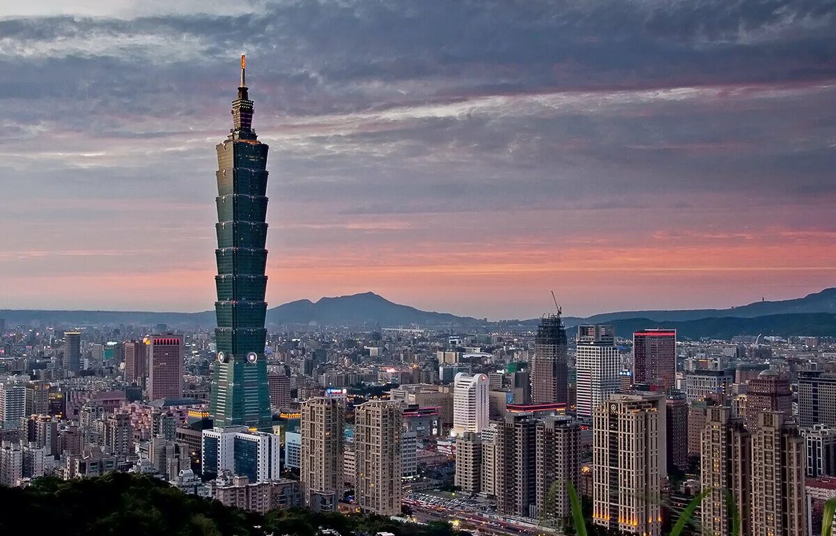Taipei 101 в Тайбэе, Тайвань. Небоскреб «Тайбэй 101», Тайвань. Небоскреб "Тайбэй 101" в Тайбэе. Тайпей башня.