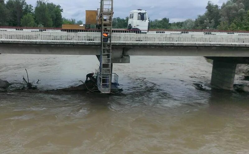 Подъем воды в белой. Река Кубань наводнение 2002. Река Лаба Кошехабль. Река Лаба Адыгея. Река Лаба Краснодарский край.