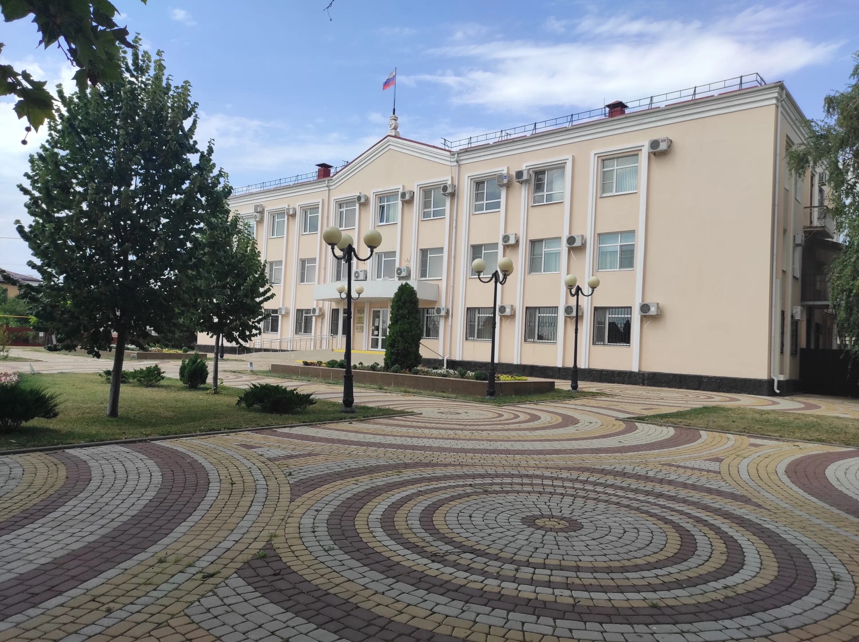Рп приморско ахтарск. Приморско-ахтарск набережная. мэрия приморско ахтарск. приморско-ахтарск море. приморско-ахтарск фонтан.
