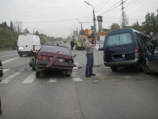 Сусанин Ижевск. Авария в Ижевске за последние сутки в Ижевске. Происшествие в Ижевске сегодня. Сусанин новости Удмуртии и Ижевска сегодня происшествия. Новости сусанин удмуртии сегодня