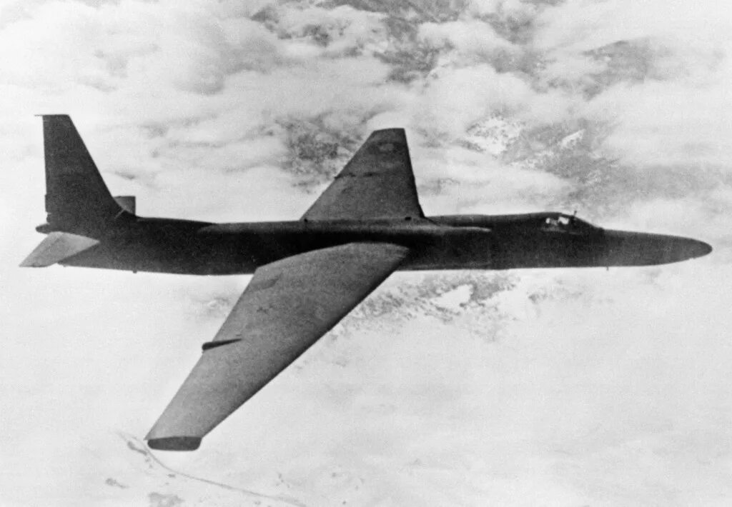U 2 самолёт Пауэрса. U 2 самолёт 1960. Фрэнсис Пауэрс 1960 самолет. U2 самолет разведчик сбитый. Полеты 1 мая
