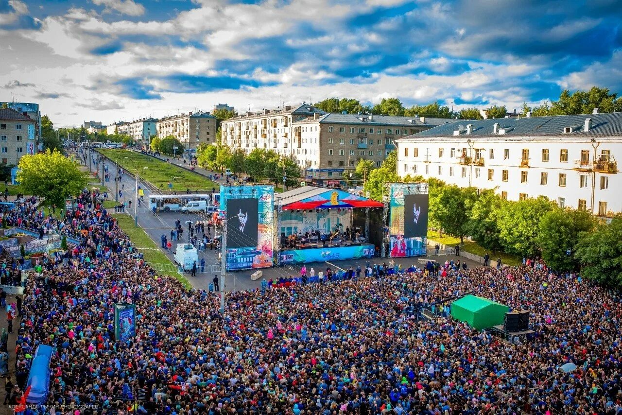 Анимация киров. Город Киров Кировская область. Киров центр города. Киров Кировская область население. Центр Кирова Кировская область.