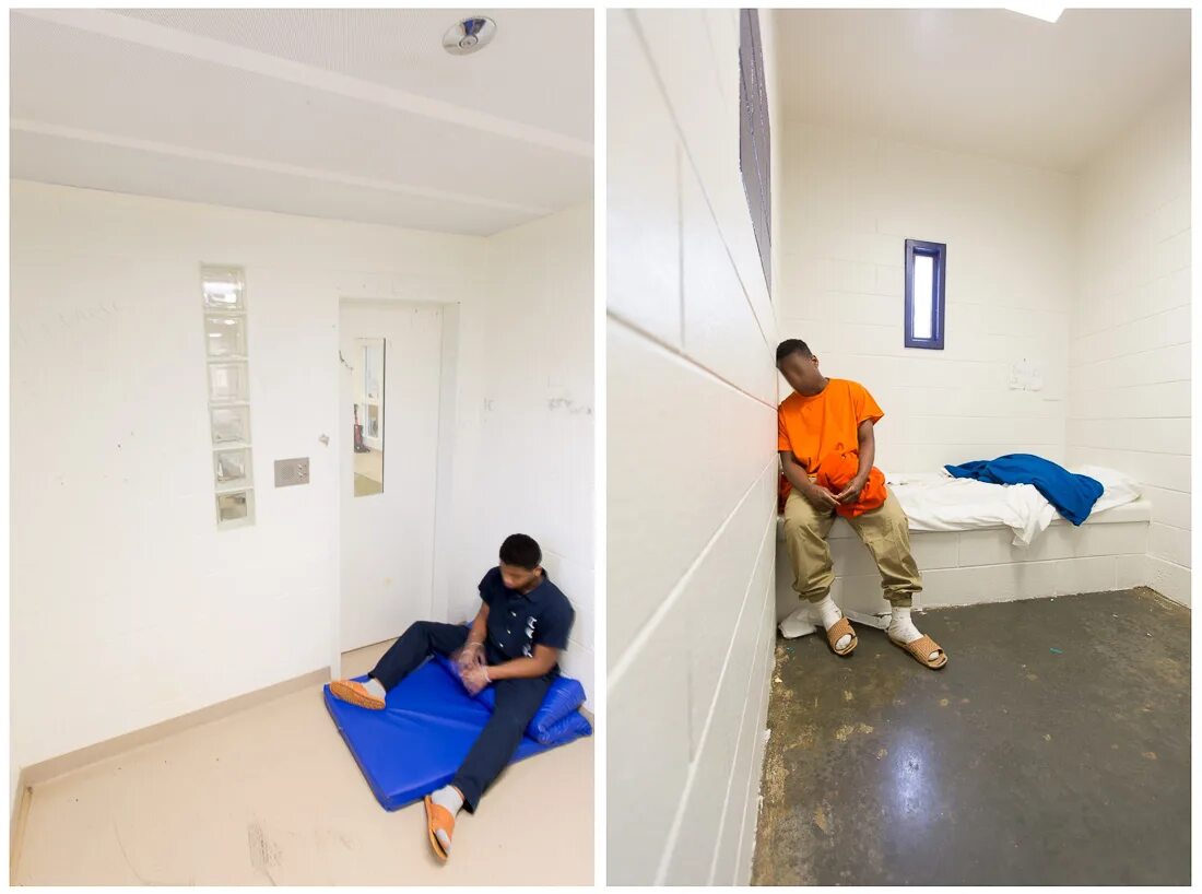 Изолятор в детском доме. Детский изолятор. Следственный изолятор для несовершеннолетних. Карцер в американской тюрьме. Палата изолятора в детском саду.