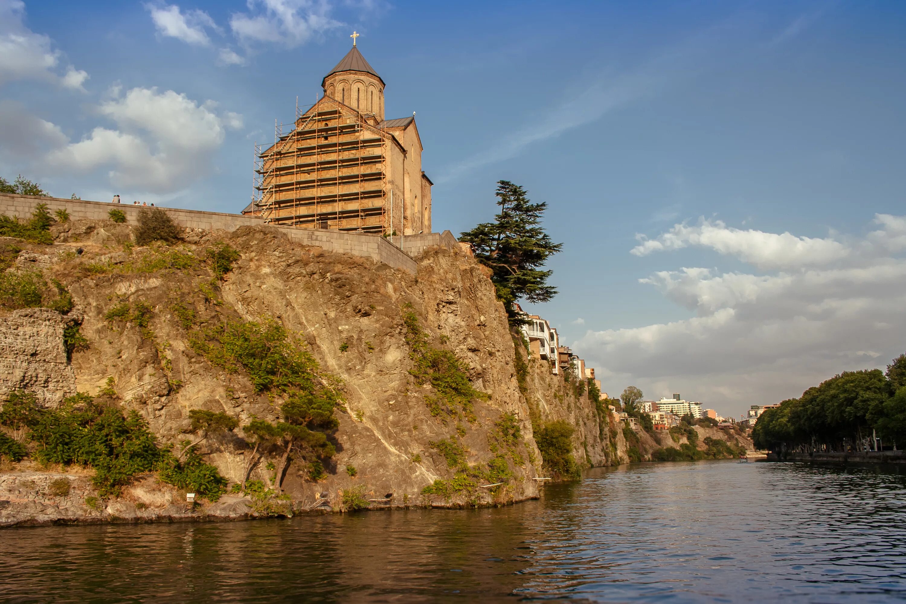 Метехи на обручева. Село Метехи Грузия. Метехи Пятигорск. Богородица в храме Метехи. Метехи меню.