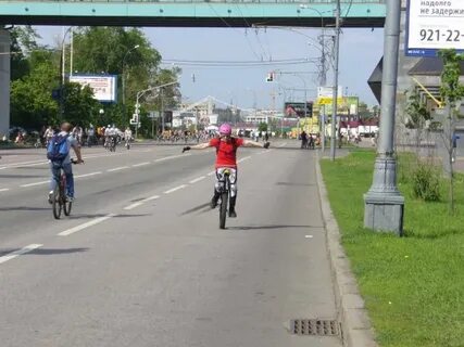 Велосипедисту по обочине