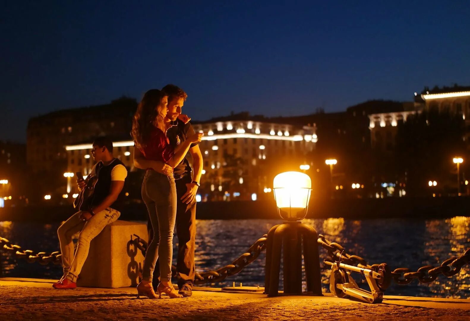 Камеры ночного наблюдения в темноте. Samsung nx1000 ночная съёмка. Съемка с камеры видеонаблюдения. Автомобили наружного наблюдения. Скрытая ночная съемка.