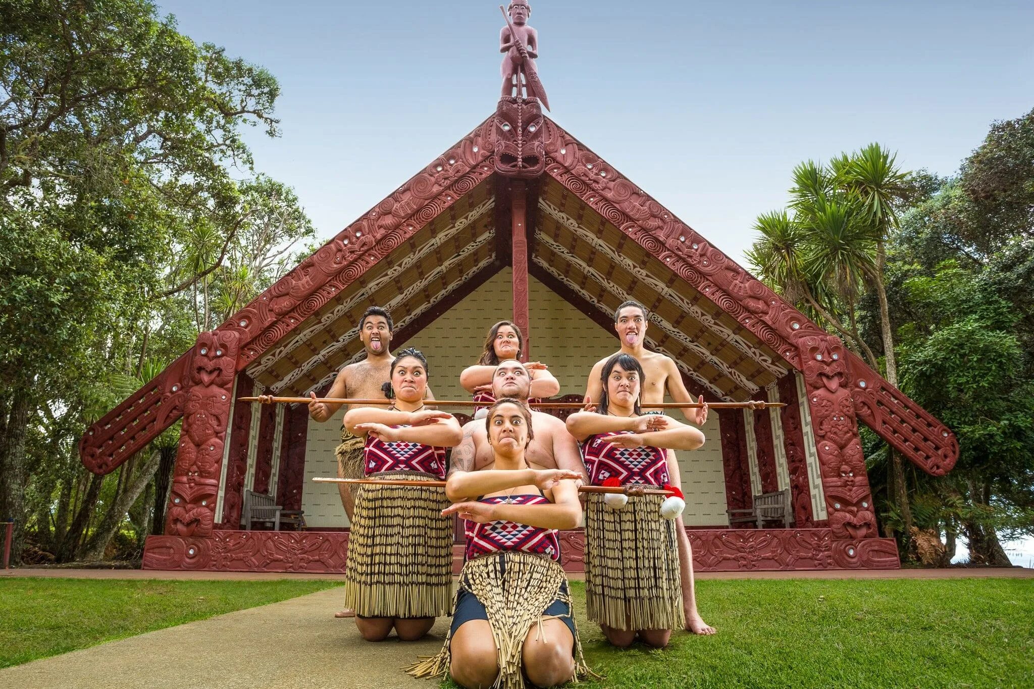 New zealand traditions. Waitangi Day в новой Зеландии. Новая Зеландия Маори. Деревня Маори. Культура новой Зеландии.