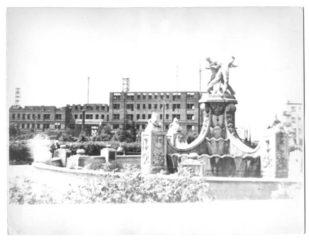 Городу 400 лет. Картина 400 лет новокузнецку. Енисейск 400 лет. Памятник 400 лет архангельску. 400 лет новокузнецка логотип.