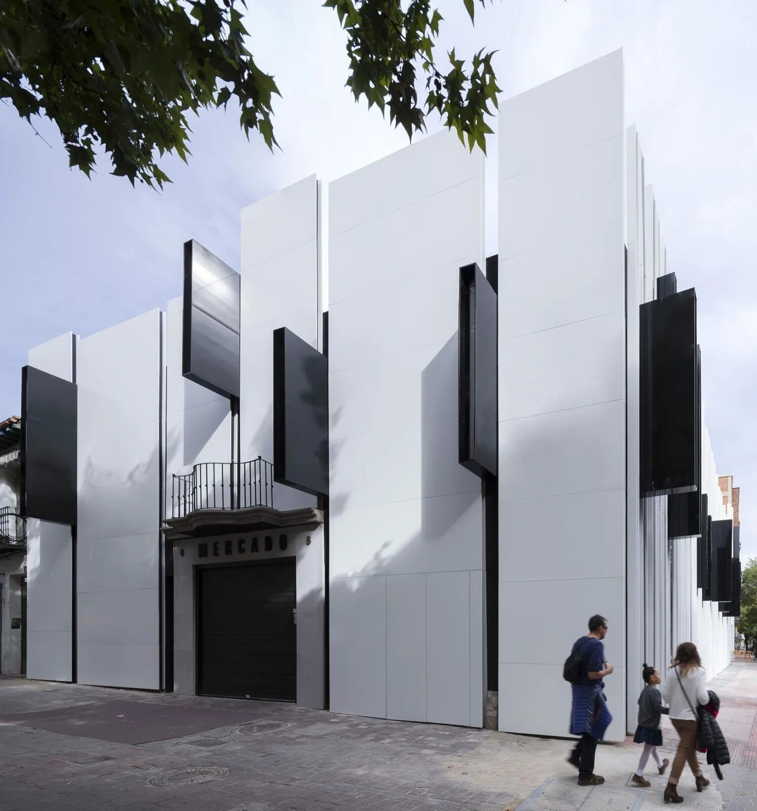 Hi tech дом. Архитекторы хай тека. Фасады зданий в стиле конструктивизм. Хай тек улица. Мишель рагон города будущего.