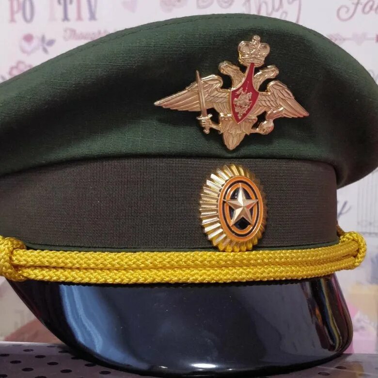 Как прикрепить кокарду на фуражку