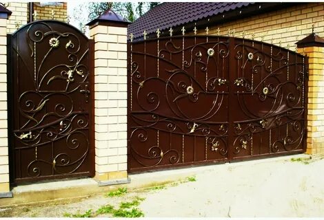 Ворота для частного дома с ковкой