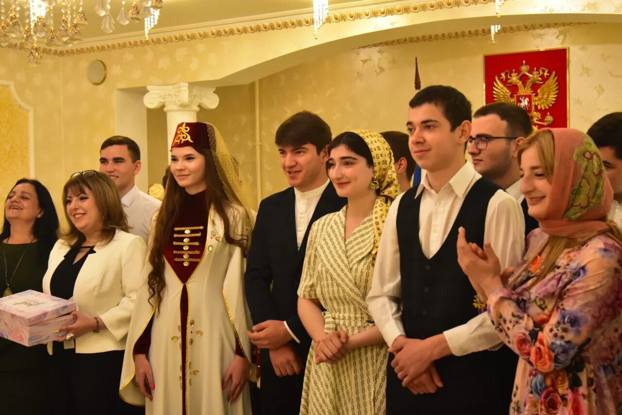 Буденновский загс карта. Загс буденновск режим. Багратионовск загс внутри. Буденновский загс. Свадьба в армении традиции.