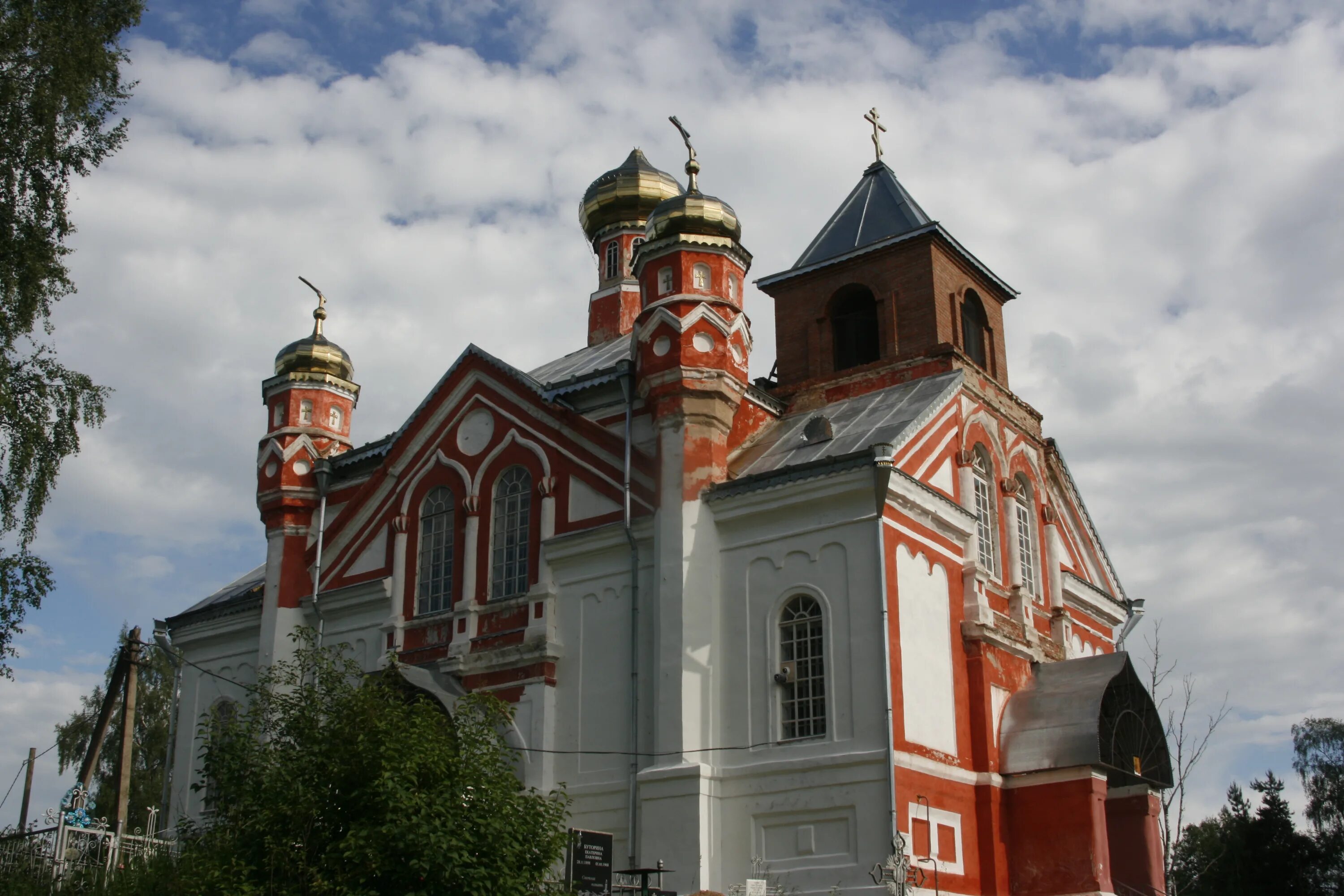 Боровичи егла. Боровичи егла. Храм тихвинской иконы божией матери сиверский. Деревня ёгла. Егла храм тихвинской иконы божией матери.