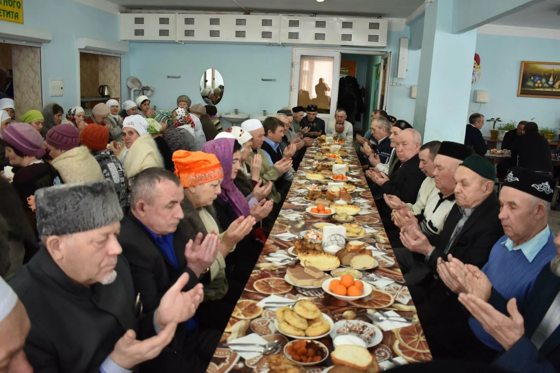 Татарский пост. Аш остэле. сервировка стола на коран ашы. стол на коран ашы. татарский стол на праздник.