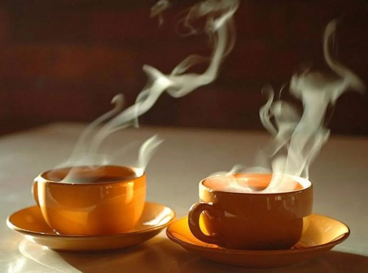 Доброе утро в 2 словах. Горячий чай. Чай на двоих. Две чашки чая. Чай утром.