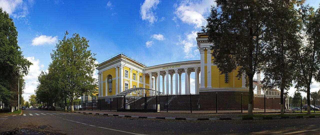 Г жуковский центр. Жуковский центр города. Жуковский город Московской области. Жуковский город сквер. Мэрия Жуковский.