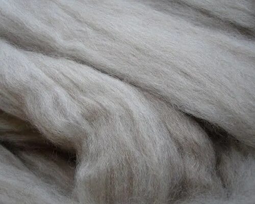 Шерстяное волокно. Волокна овечьей шерсти. Натуральная шерсть. Натуральные волокна шерсть. Молодая шерсть