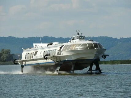Метеор корабль на подводных крыльях