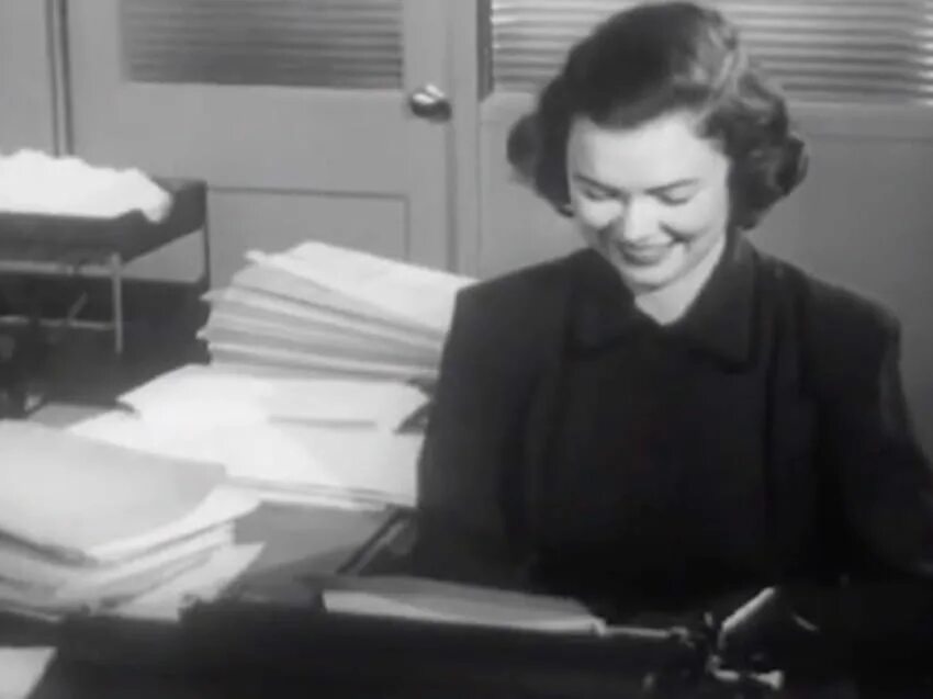 Секретарь движения первых. Профессия - секретарь. Секретарь 19 века. Секретарь движения первых. Секретарь с печатной машинкой.