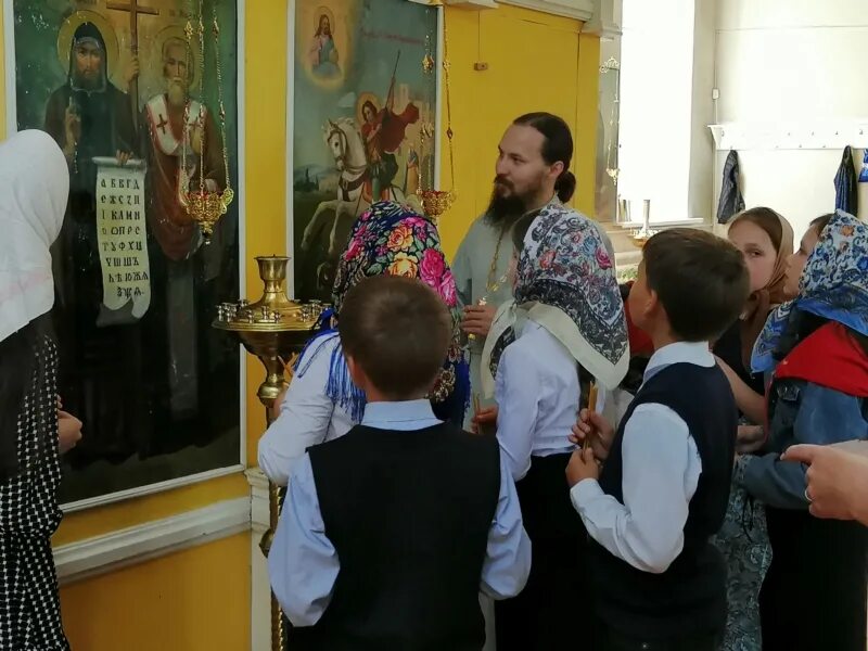 Учитель. Памятник славянской письменности и культуры кирилл и мефодий. Учитель святых 53. Свято димитриевское училище в москве. Учитель святых 53.