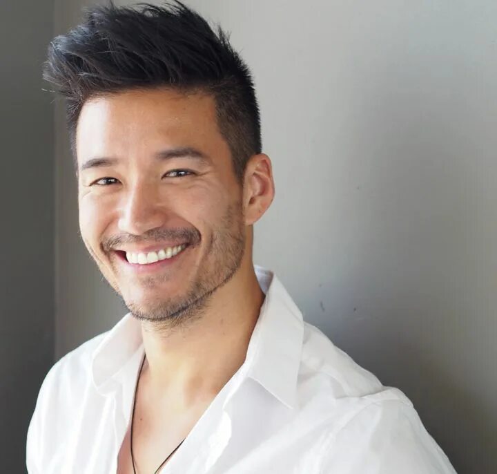 Фото японцев мужчин в анфас. Asian man. Азиат улыбается. Мужчина азиат. Asian man.