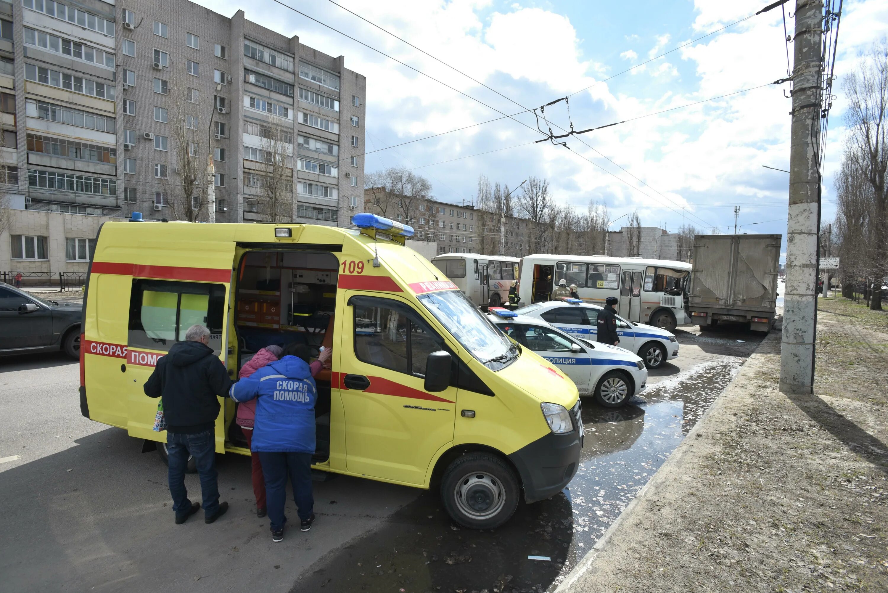 Новости воронежа за последние сутки. Воронеж столкновение автобусов. Авария на Минской в Воронеже.