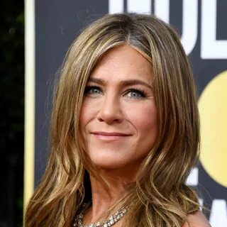 Jennifer Aniston's dogs get in the way of her workout in heartwarming ...