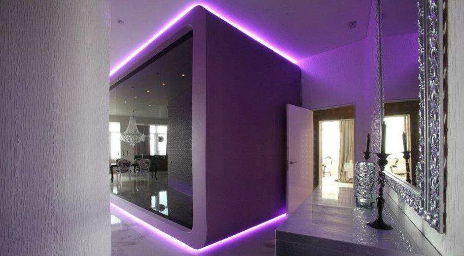 Светодиодный интерьер. Комната с фиолетовой подсветкой. Неоновая подсветка в интерьере. Декоративное освещение в квартире. Фиолетовая подсветка.