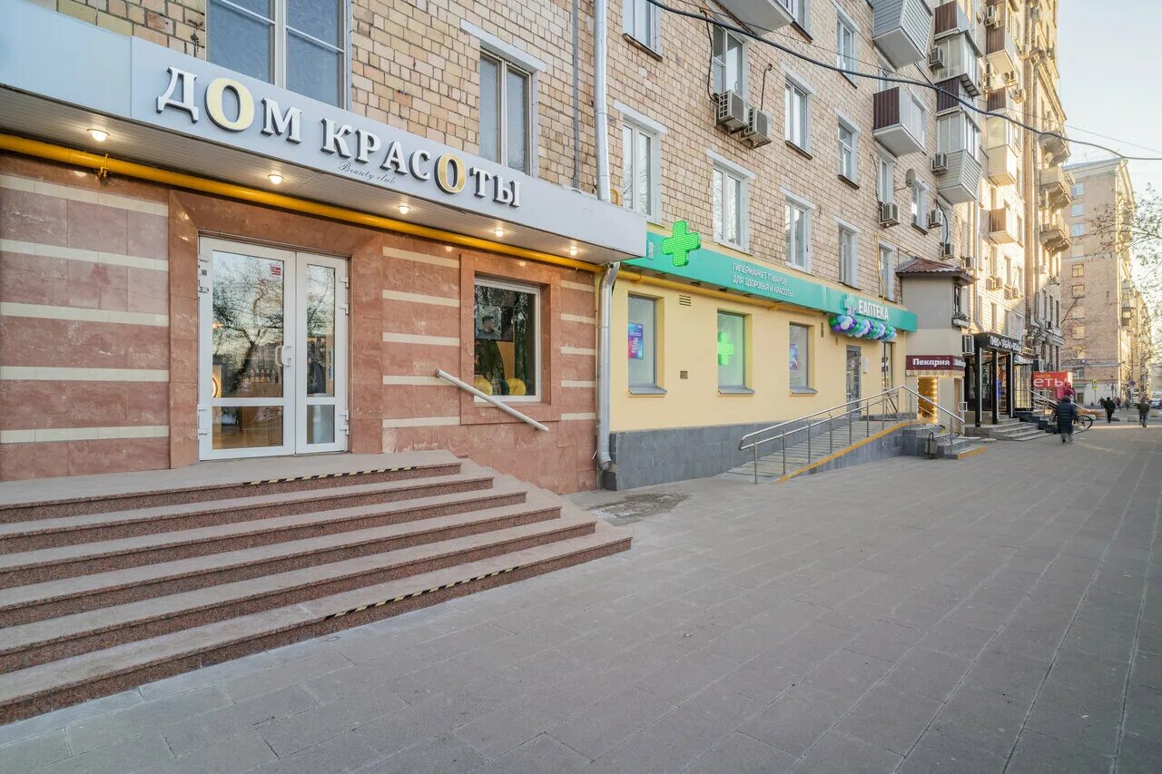 Усиевича 21 москва. Салон красоты. Салон м аэропорт. Парикмахерская на автозаводе. Жантиль салон аэропорт.
