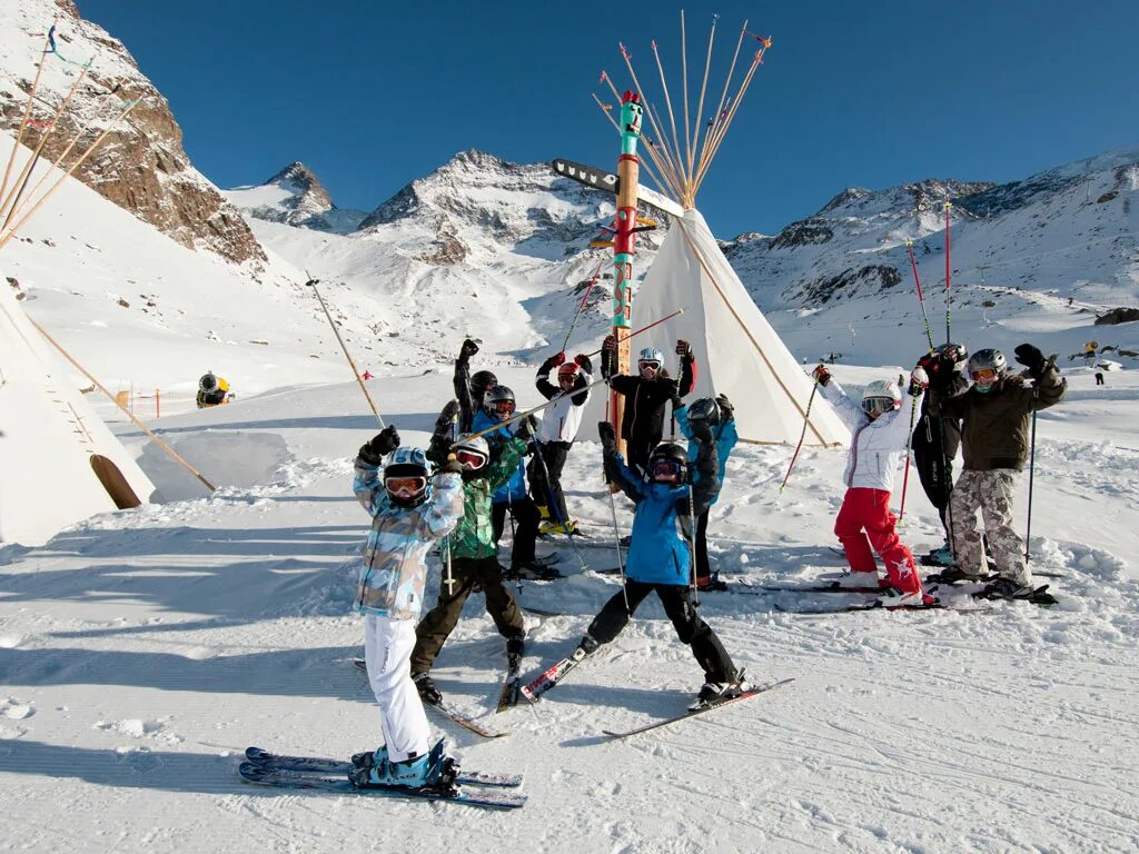 Дай развлечения. Саас Фе. Saas fee Швейцария. Швейцария развлечения. Saas туризм.