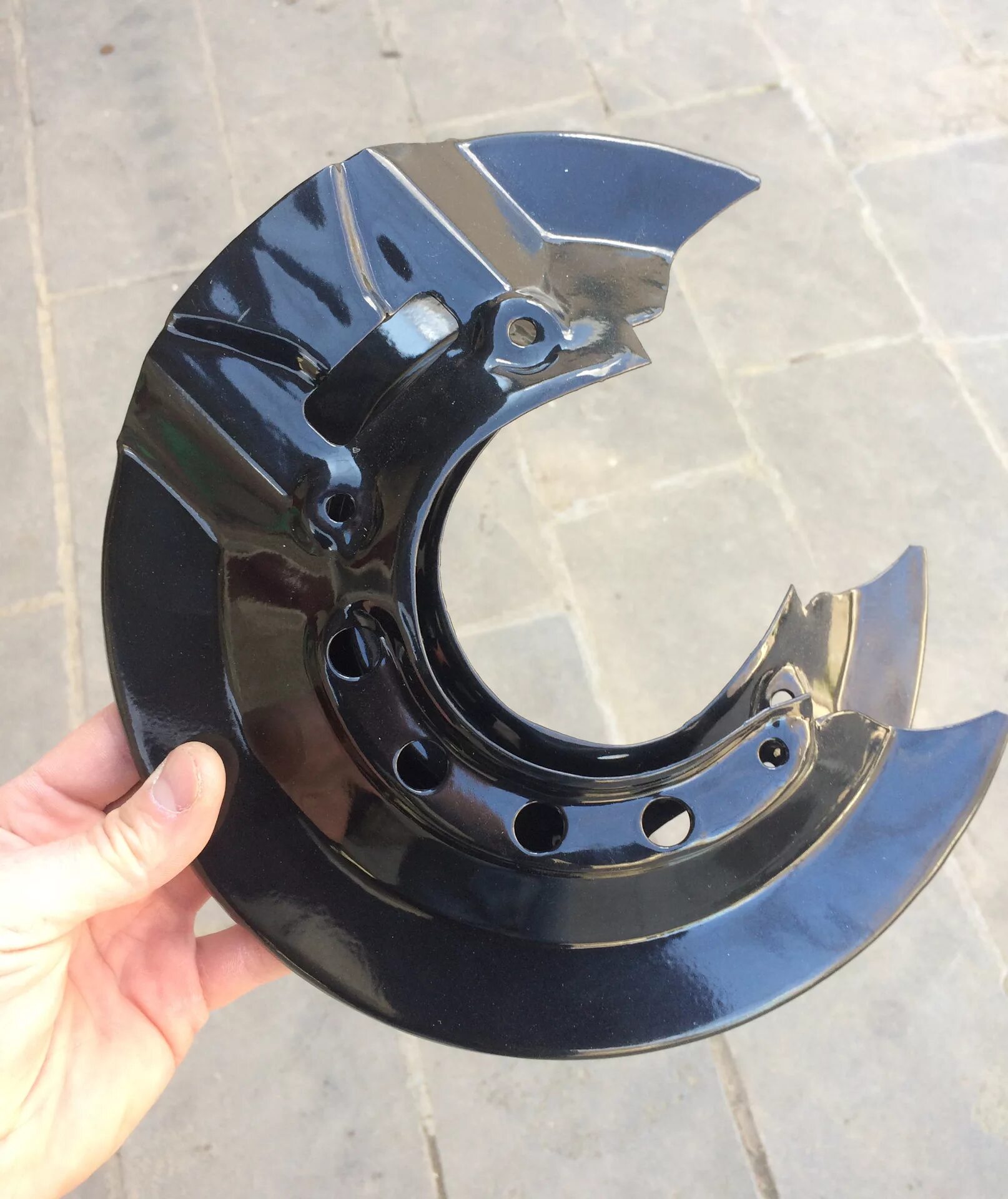 Щиток тормозного диска f10. Тормозной щит 46503-33080. Щиток тормозного диска форд фокус 2. Щит заднего тормоза правый great wall hover h5 3507140-k00. Кожух заднего тормозного диска hyundai tucson 2008 правый.