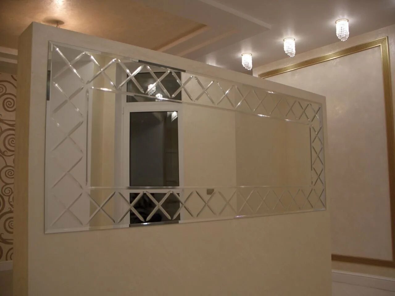 межкомнатные перегородки из стекла с фацетом. зеркальное панно с фацетом. зеркальное панно illusion silver md834sl. зеркало фацет аристо. зеркальные примеры.