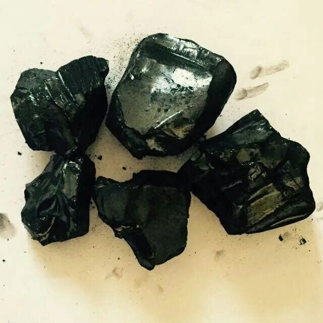 Пека каменноугольного жидкого. Угольная смола. Угольная смола. Каменный уголь каменноугольная смола. Угольная смола.