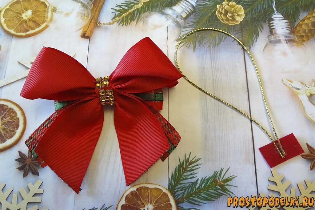 Банты на елку. Банты на елку. Украшение елки лентами и бантами. Украшение елки бантами. Бантики на елку.