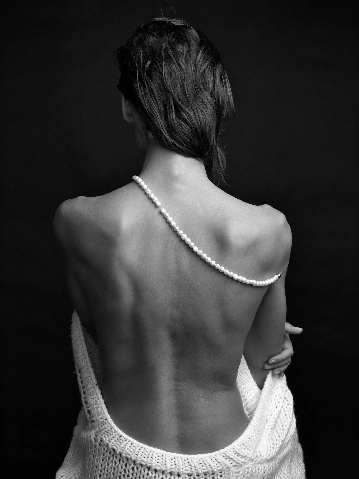 Женская спина. Красивая спина. Женщина со спины. Оголенная спина. Back model