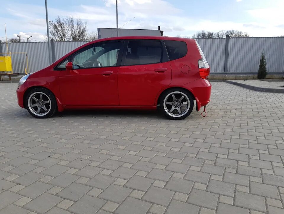 Литые диски хонда фит. Оригинальные диски honda jazz r15. Диски r16 4x100 honda. Honda fit gd4. Литые диски хонда фит.