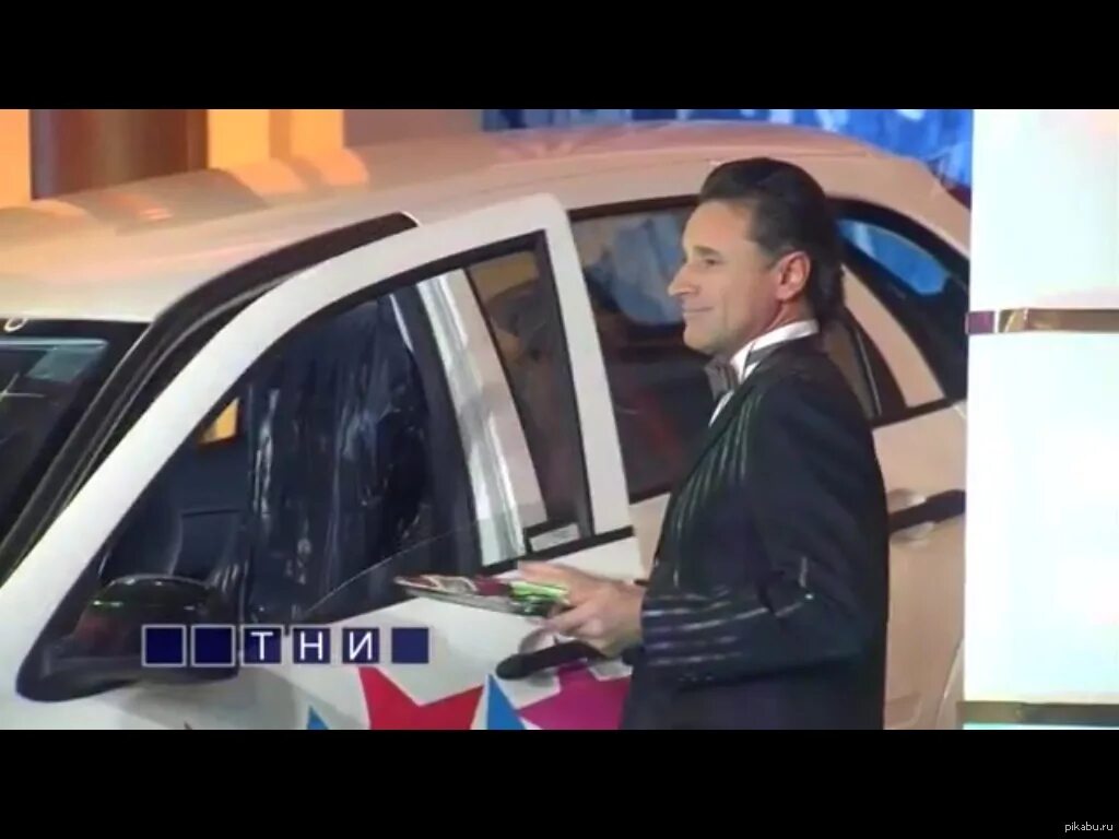 Автомобиль поле чудес. Ааавтомобиииль якубович. Поле чудес 1990. Поле чудес выигрыш автомобиля. Леонид якубович поле чудес.