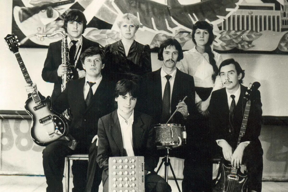 Группа земляне 1983. Группа земляне 1983. Состав группы земляне в 1983 году. Состав группы земляне в 1983 году. Виа "земляне"-1983.