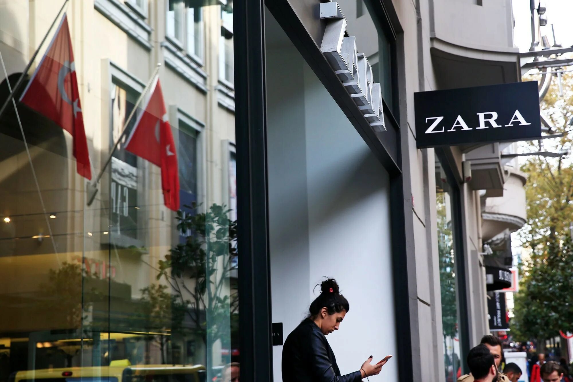 Zara turkey сайт. Zara Стамбул.