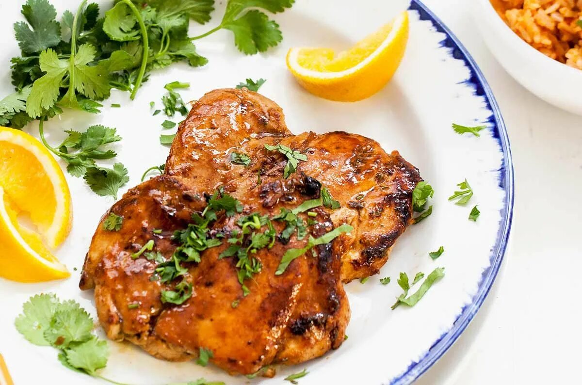 Chicken juice. Курочка в духовке. Курица с апельсинами и соевым соусом. Chicken and juice. Chicken juice.