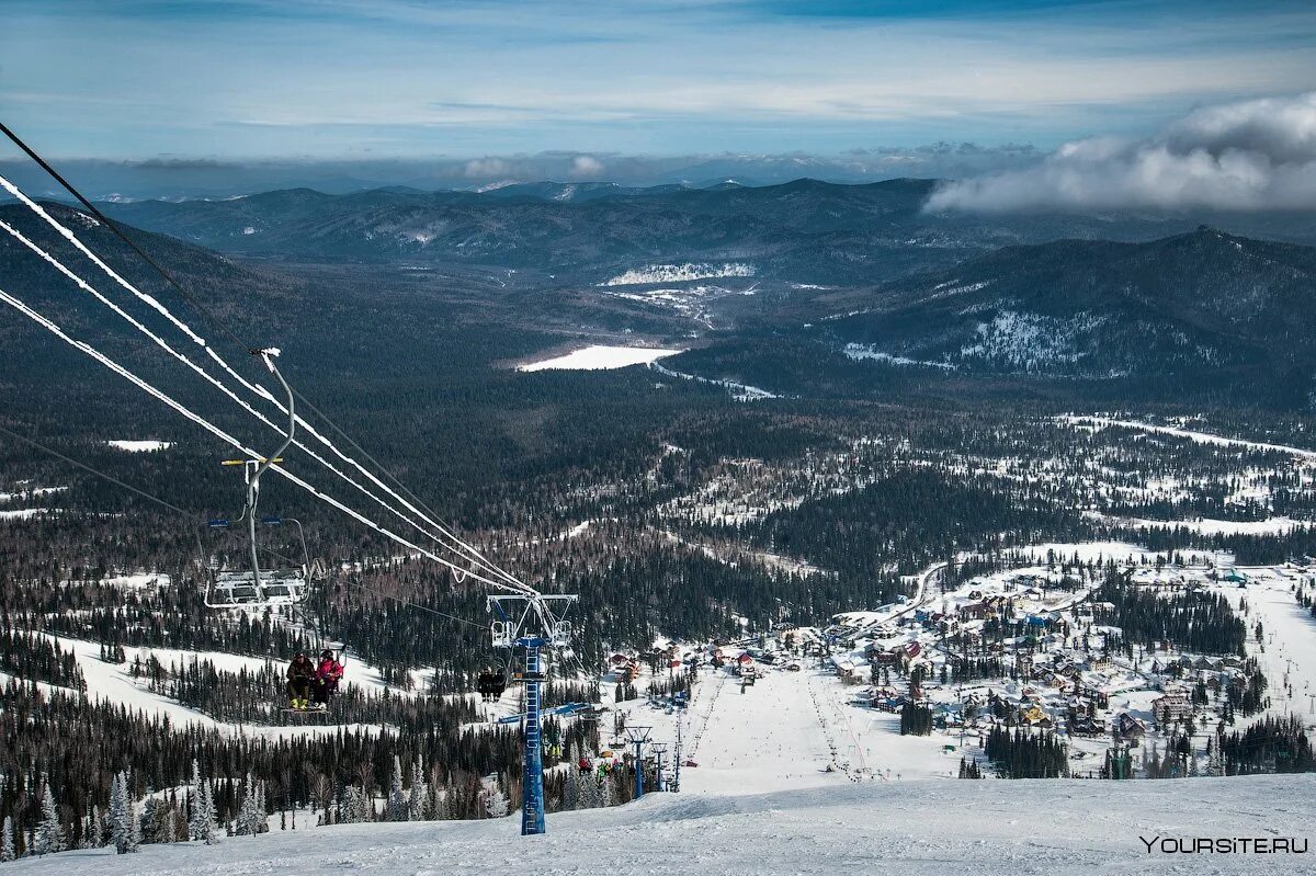 Гора зеленая кузбасс. Гора мустаг шерегеш. Гора зеленая горная шория. Шерегеш горнолыжный курорт гора зеленая. Горная шория мустаг.