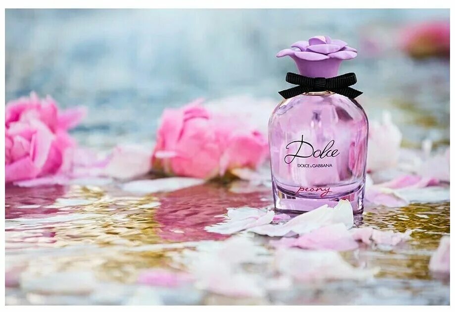 Парфюмерная вода цветочная. Дольче Габбана Dolce Peony. Dolce&Gabbana Dolce Peony Eau de Parfum. Dolce Gabbana Peony духи. Дольче Габбана пион духи.