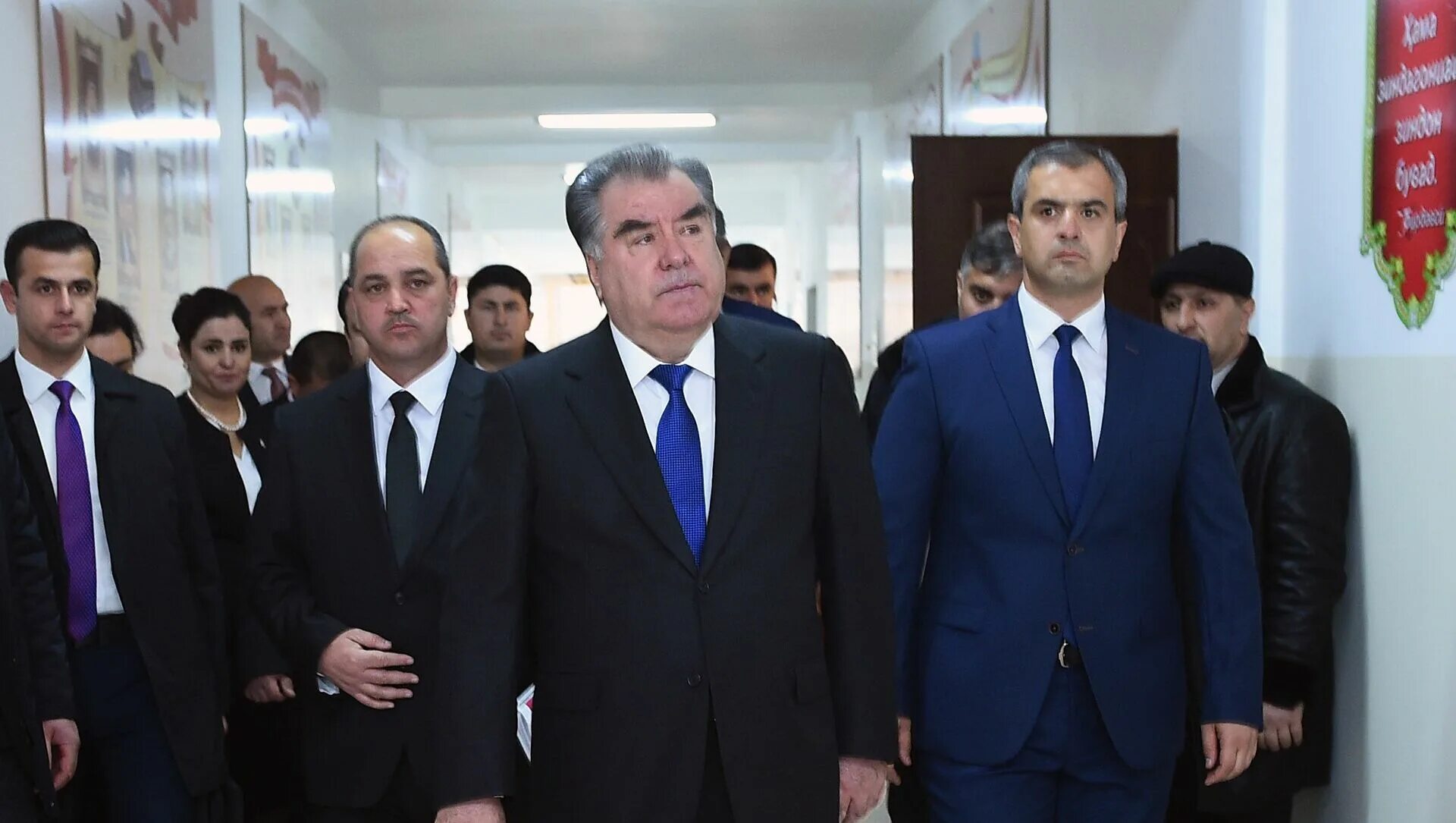 Бозори корвон душанбе 2021. Таджикистан рынок корвон. Корвон сити душанбе. Бозори корвон душанбе 2020. Нуршед машрабов.