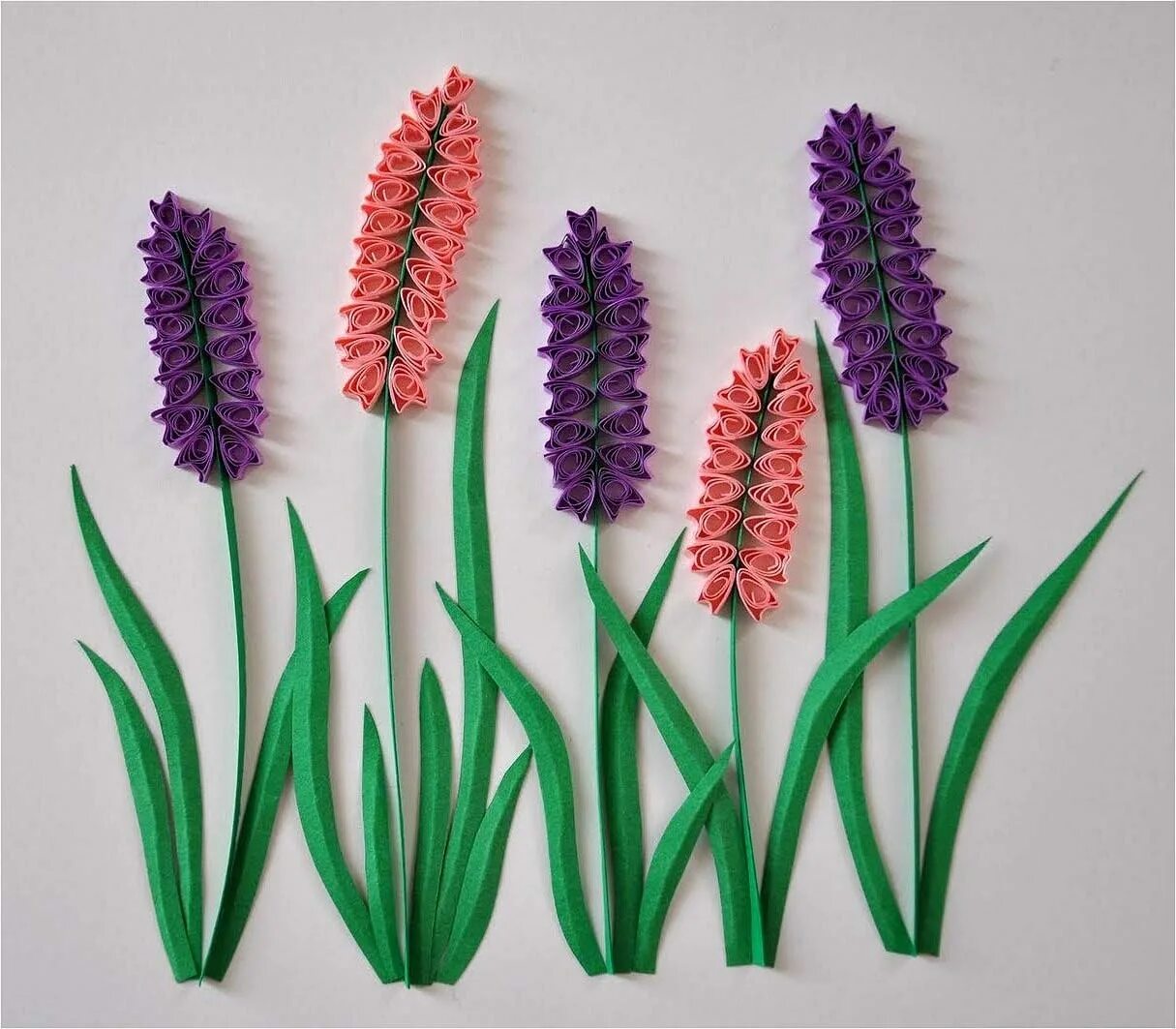 гиацинт из бумаги. гиацинт квиллинг. гиацинт из бумаги. аппликация гиацинт. поделка гиацинт из бумаги.