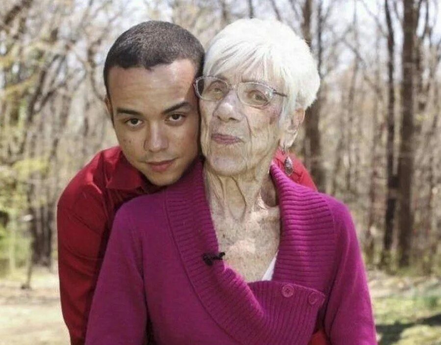 Бен браун и джена бентли. Как называются мужчины которые любят старых женщин. Как называются мужчины которые любят старых женщин. Дамы с юношами. 31-летний кайл джонс и 91-летняя марджори маккул.